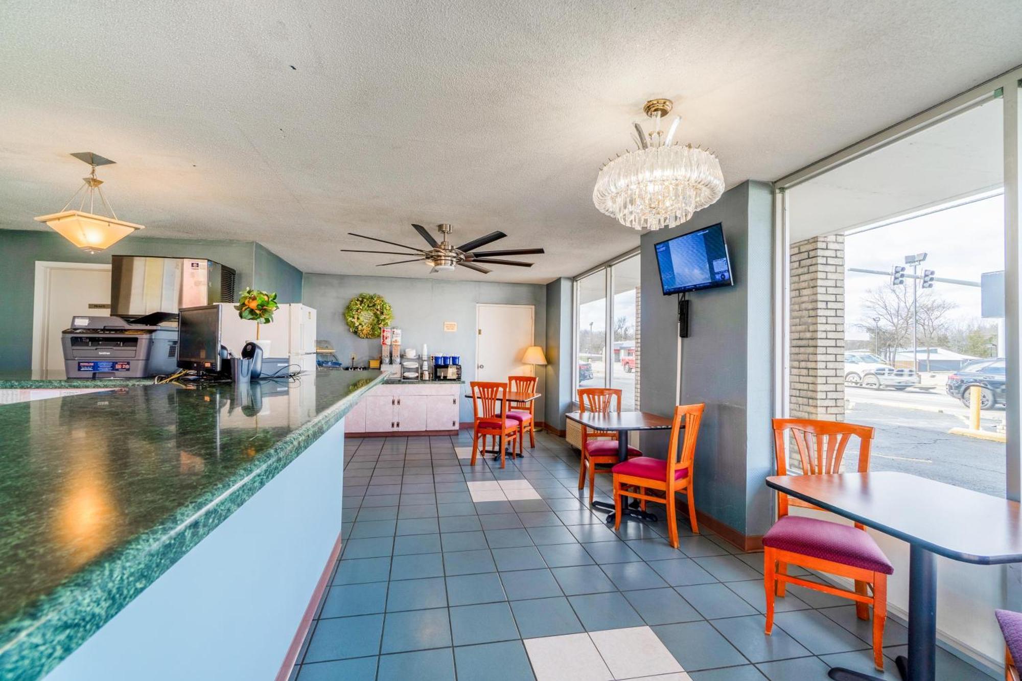 Ozark Junction Mountain View By Oyo Motel Exterior foto