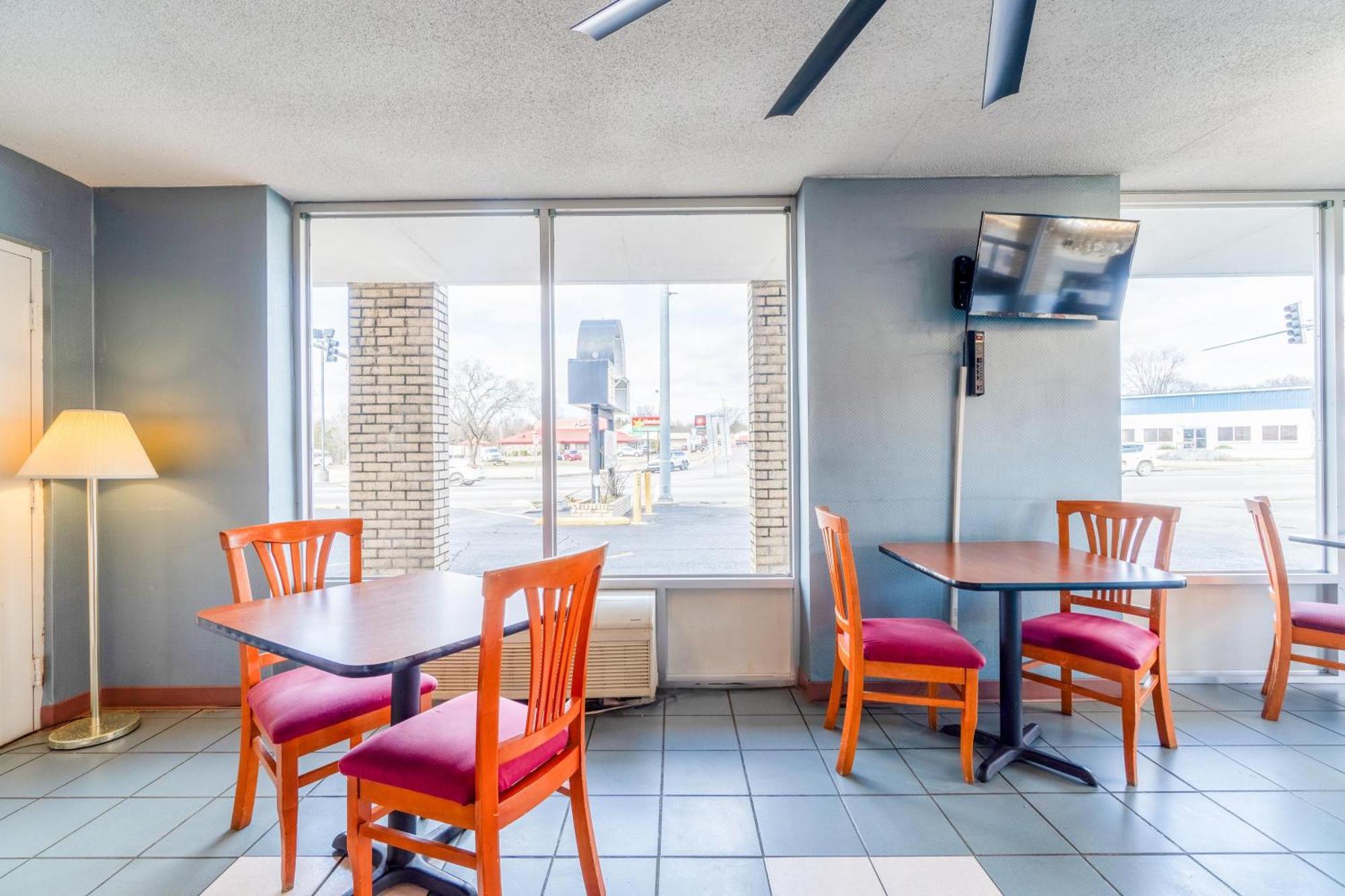 Ozark Junction Mountain View By Oyo Motel Exterior foto