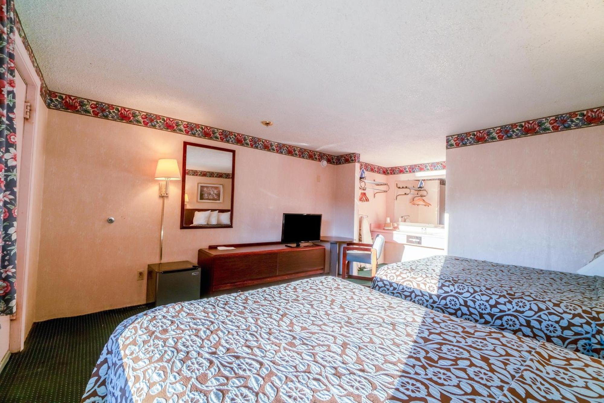 Ozark Junction Mountain View By Oyo Motel Exterior foto