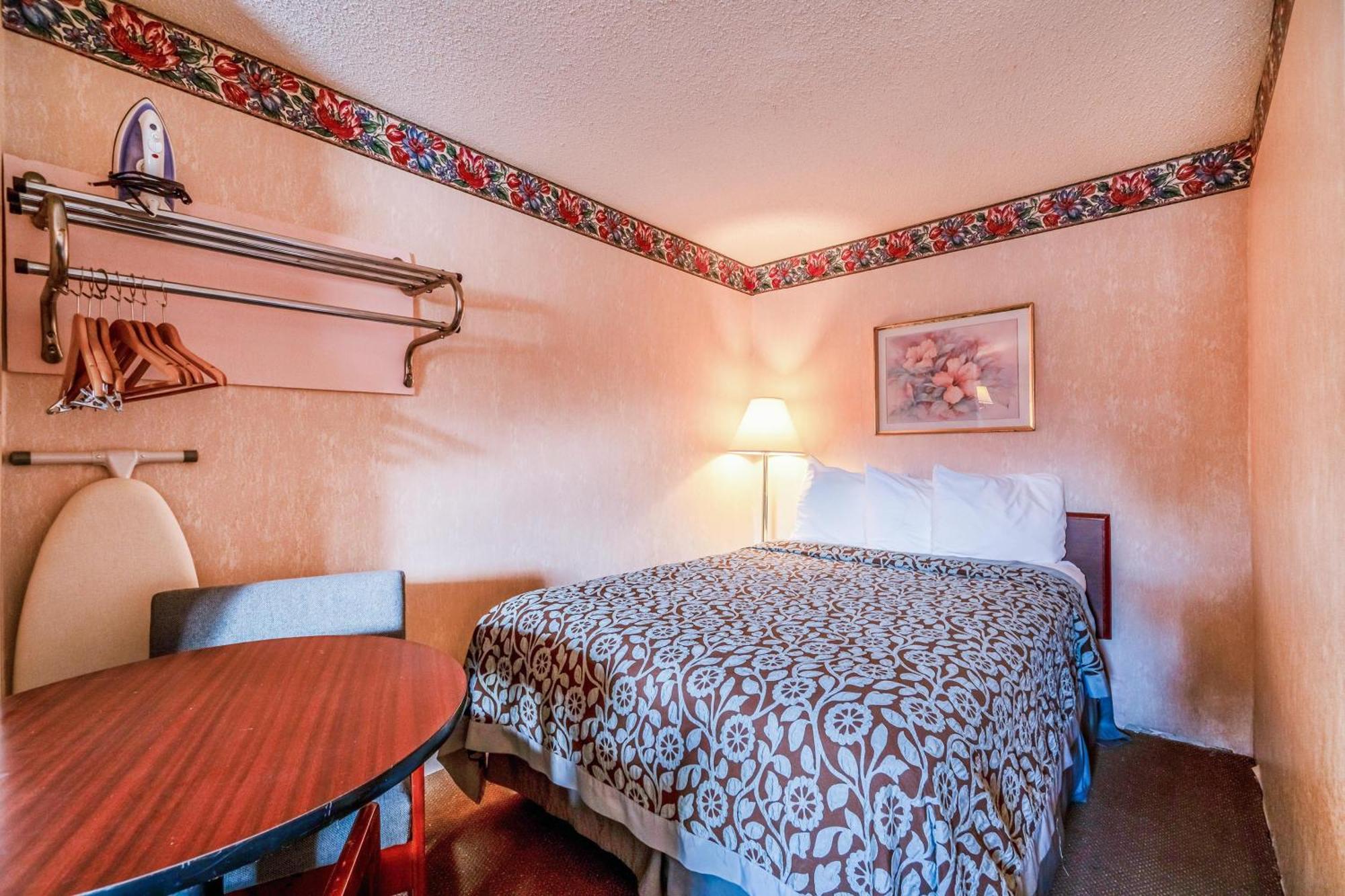 Ozark Junction Mountain View By Oyo Motel Exterior foto