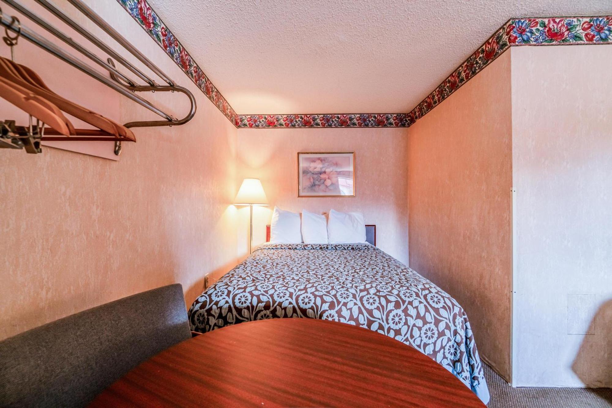 Ozark Junction Mountain View By Oyo Motel Exterior foto