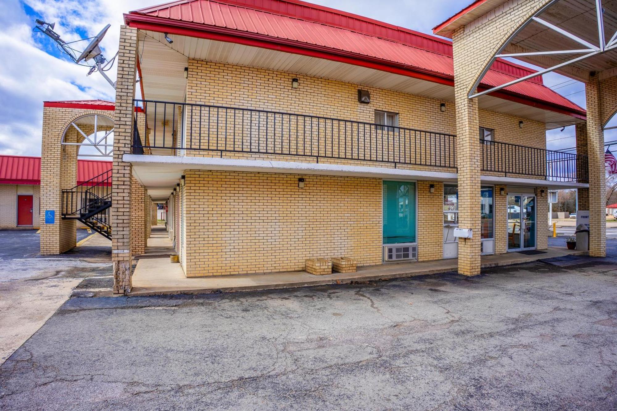 Ozark Junction Mountain View By Oyo Motel Exterior foto