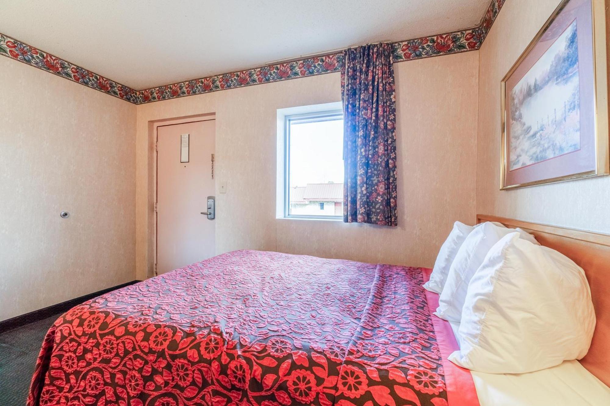 Ozark Junction Mountain View By Oyo Motel Exterior foto