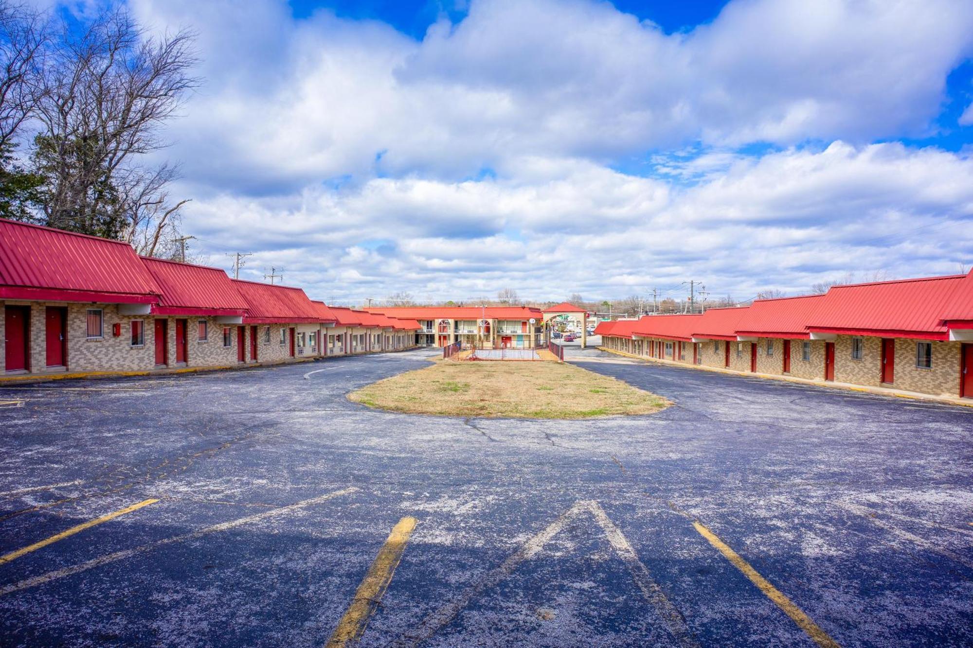 Ozark Junction Mountain View By Oyo Motel Exterior foto