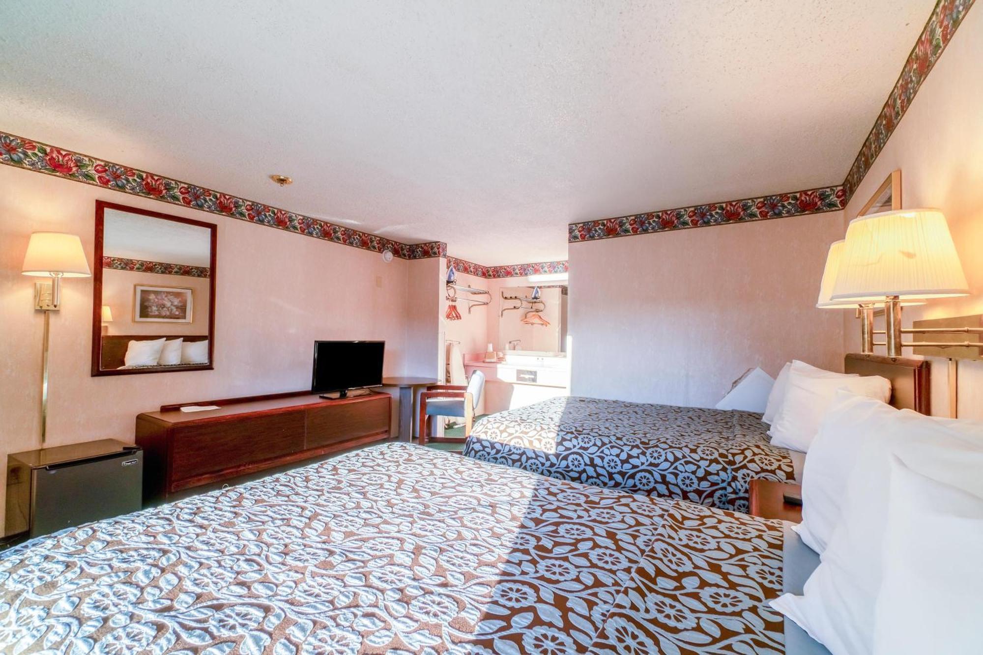 Ozark Junction Mountain View By Oyo Motel Exterior foto